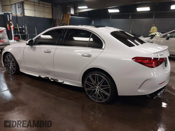 2024 Mercedes-Benz C 43 AMG z VIN W1KAF8HB8RR161248, wystawiony jako IAAI lot #42016332 z przebiegiem 3 161 mil mil oraz . Historia ofert i sprzedaży dostępna na DreamBid. Obrazek 3.