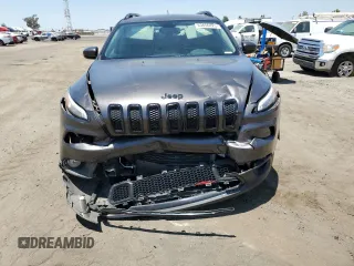 2016 Jeep Cherokee Altitude z VIN 1C4PJLCB2GW171155, wystawiony jako Copart lot #63656425 z przebiegiem 112 589 mil mil oraz Szkoda całkowita • Salvage title. Historia ofert i sprzedaży dostępna na DreamBid. Obrazek 5.
