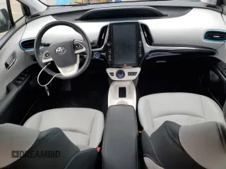 2017 Toyota Prius Plus z VIN JTDKARFP6H3011335, wystawiony jako Copart lot #54953405 z przebiegiem 68 502 mil mil oraz Szkoda całkowita • Salvage title. Historia ofert i sprzedaży dostępna na DreamBid. Obrazek 8.