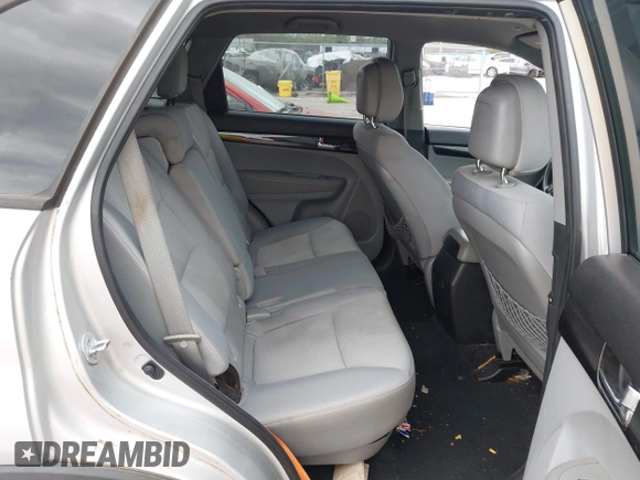 2011 Kia Sorento LX with VIN 5XYKT4A29BG066860, listed as a IAAI auction lot 41931751 with 191,240 mi miles. Bid and sale history available at carsss.com. Image 8.