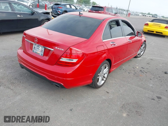 2013 Mercedes-Benz C 300 Sport с VIN WDDGF8AB1DA787560, выставлен на аукционе IAAI как лот 42275838 с пробегом 86 024 миль миль и . История ставок и продаж доступна на DreamBid. Изображение 4.