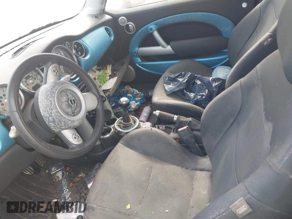 2005 MINI Hardtop S with VIN WMWRE33485TD93860, listed as a IAAI auction lot 42086756 with Not Provided miles and . Bid and sale history available at DreamBid. Image 5.
