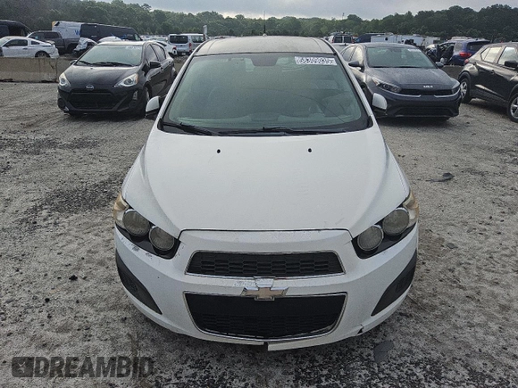 2012 Chevrolet Sonic LS z VIN 1G1JA6SH8C4108007, wystawiony jako Copart lot #58309035 z przebiegiem 147 249 mil mil oraz Czysty tytuł • Clean title. Historia ofert i sprzedaży dostępna na DreamBid. Obrazek 5.