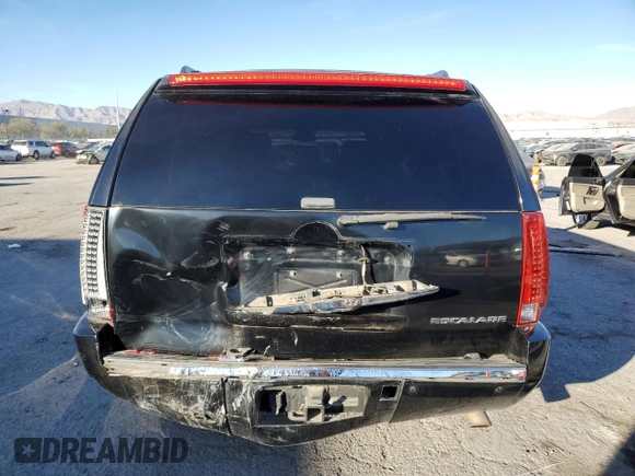 2008 Cadillac Escalade z VIN 1GYFC66898R195597, wystawiony jako Copart lot #87352834 z przebiegiem 154 045 mil mil oraz Szkoda całkowita • Salvage title. Historia ofert i sprzedaży dostępna na DreamBid. Obrazek 6.
