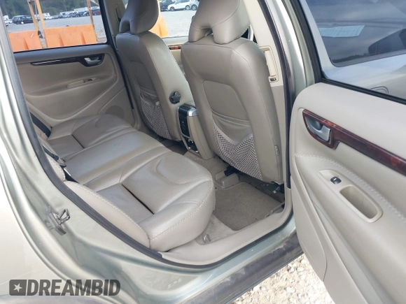 2006 Volvo XC70 with VIN YV4SZ592X61220505, listed as a IAAI auction lot 42034424 with 237,683 mi miles. Bid and sale history available at carsss.com. Image 8.