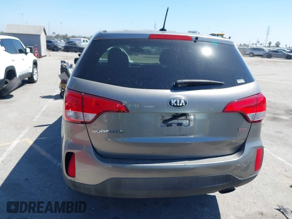 2014 Kia Sorento LX with VIN 5XYKT3A66EG489204, listed as a IAAI auction lot 41871926 with 138,566 mi miles. Bid and sale history available at carsss.com. Image 17.