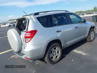 2010 Toyota RAV4 с VIN JTMKF4DV2A5028343, выставлен на аукционе IAAI как лот 42700055 с пробегом 146 553 миль миль и . История ставок и продаж доступна на DreamBid. Изображение 4.