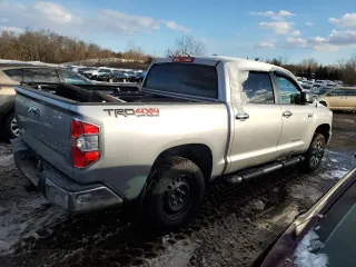 2015 Toyota Tundra 4WD Truck SR5 with VIN 5TFDY5F17FX435198, listed as a Copart auction lot 43812415 with 151,320 mi miles and Salvage Title. Bid and sale history available at carsss.com. Image 3.