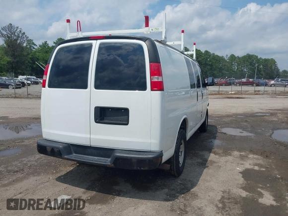 2017 Chevrolet Express Cargo with VIN 1GCWGAFF8H1117371, listed as a IAAI auction lot 42663473 with 260,445 mi miles and . Bid and sale history available at DreamBid. Image 4.