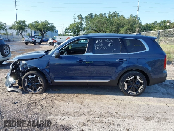2025 Kia Telluride S with VIN 5XYP64GCXSG587826, listed as a IAAI auction lot 42065749 with 1,864 mi miles and . Bid and sale history available at DreamBid. Image 14.
