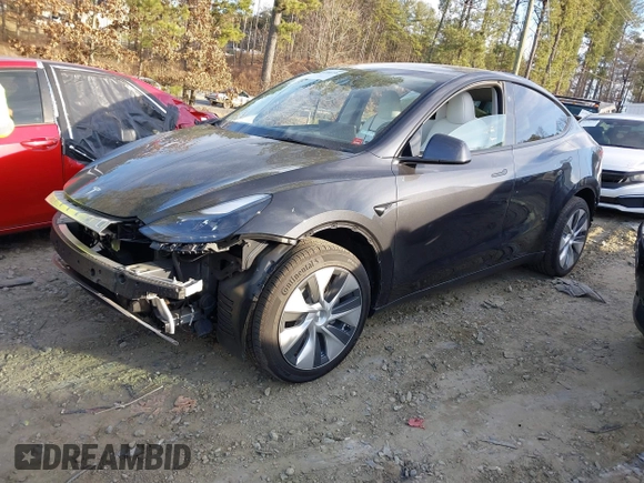 2024 Tesla Model Y с VIN 7SAYGDED7RF011175, выставлен на аукционе IAAI как лот 41366276 с пробегом 9 317 миль миль и . История ставок и продаж доступна на DreamBid. Изображение 19.
