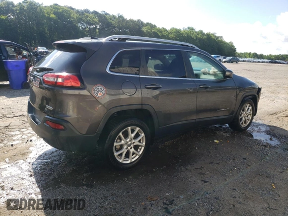2017 Jeep Cherokee Latitude с VIN 1C4PJLCB2HW585800, выставлен на аукционе Copart как лот 57821955 с пробегом 97 109 миль миль и Списание • Salvage title. История ставок и продаж доступна на DreamBid. Изображение 3.