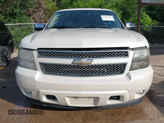 2010 Chevrolet Suburban LTZ with VIN 1GNUKKE38AR251895, listed as a IAAI auction lot 42020123 with 166,130 mi miles. Bid and sale history available at carsss.com. Image 12.