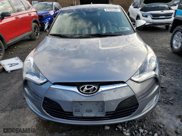 2016 Hyundai Veloster with VIN KMHTC6AD2GU283458, listed as a Copart auction lot 52090685 with 68,752 mi miles and Salvage Title. Bid and sale history available at carsss.com. Image 5.