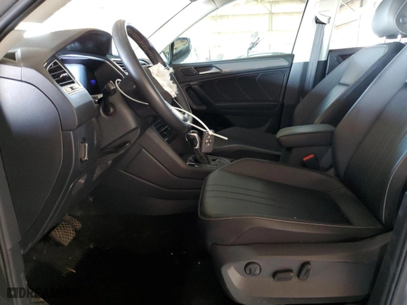 2023 Volkswagen Tiguan SE with VIN 3VV3B7AX6PM003456, listed as a Copart auction lot 54219915 with 31,473 mi miles and Clean Title. Bid and sale history available at carsss.com. Image 7.