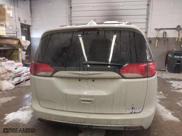 2017 Chrysler Pacifica Touring-L with VIN 2C4RC1BG2HR613690, listed as a IAAI auction lot 41545280 with NaN miles. Bid and sale history available at carsss.com. Image 16.