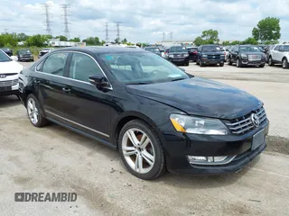 2013 Volkswagen Passat SE z VIN 1VWBN7A35DC104500, wystawiony jako IAAI lot #42365632 z przebiegiem 91 190 mil mil oraz . Historia ofert i sprzedaży dostępna na DreamBid. Obrazek 1.
