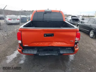 2017 Toyota Tacoma SR5 with VIN 5TFCZ5AN6HX121144, listed as a IAAI auction lot 41666728 with 85,176 mi miles. Bid and sale history available at carsss.com. Image 6.