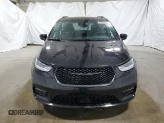2025 Chrysler Pacifica Limited z VIN 2C4RC1GG3SR550826, wystawiony jako Copart lot #58486895 z przebiegiem 4 735 mil mil oraz Czysty tytuł • Clean title. Historia ofert i sprzedaży dostępna na DreamBid. Obrazek 5.