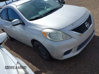 2012 Nissan Versa SV with VIN 3N1CN7AP2CL939678, listed as a IAAI auction lot 42085691 with 110,514 mi miles. Bid and sale history available at carsss.com. Image 1.