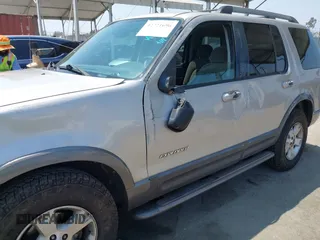 2005 Ford Explorer XLT z VIN 1FMZU73E35ZA26277, wystawiony jako IAAI lot #42721696 z przebiegiem 217 738 mil mil oraz . Historia ofert i sprzedaży dostępna na DreamBid. Obrazek 6.
