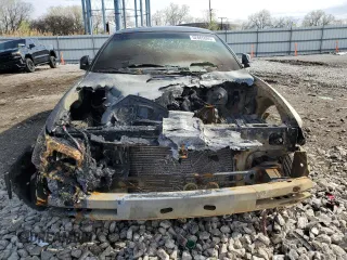 1999 Lincoln Town Car Executive z VIN 1LNHM81W0XY644873, wystawiony jako Copart lot #52865095 z przebiegiem Nie podano mil oraz Szkoda całkowita • Salvage title. Historia ofert i sprzedaży dostępna na DreamBid. Obrazek 5.