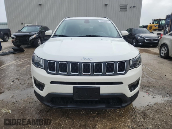 2018 Jeep Compass Latitude z VIN 3C4NJDBB2JT180742, wystawiony jako Copart lot #62355465 z przebiegiem 63 603 mil mil oraz Czysty tytuł • Clean title. Historia ofert i sprzedaży dostępna na DreamBid. Obrazek 5.