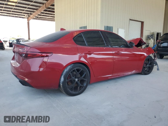 2020 Alfa Romeo Giulia z VIN ZARFAMAN0L7631437, wystawiony jako Copart lot #55608895 z przebiegiem 59 047 mil mil oraz Nie do naprawy • Non repairable. Historia ofert i sprzedaży dostępna na DreamBid. Obrazek 3.