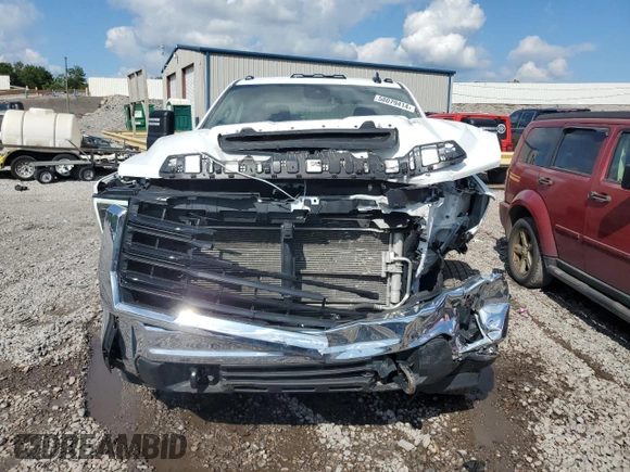 2024 GMC Sierra 3500HD Pro z VIN 1GT49SEY2RF143785, wystawiony jako Copart lot #58079414 z przebiegiem 82 402 mil mil oraz Szkoda całkowita • Salvage title. Historia ofert i sprzedaży dostępna na DreamBid. Obrazek 5.