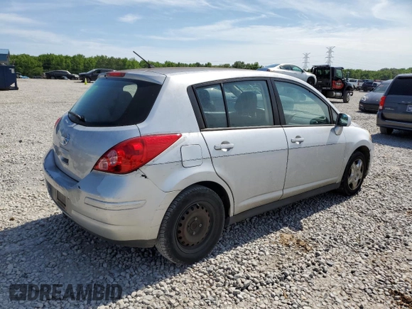 2011 Nissan Versa S z VIN 3N1BC1CP7BL440448, wystawiony jako Copart lot #58199525 z przebiegiem 155 043 mil mil oraz Szkoda całkowita • Salvage title. Historia ofert i sprzedaży dostępna na DreamBid. Obrazek 3.