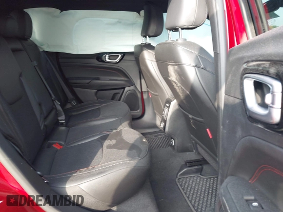 2025 Jeep Compass Trailhawk z VIN 3C4NJDDN0ST551132, wystawiony jako IAAI lot #41905784 z przebiegiem 1 573 mil mil oraz . Historia ofert i sprzedaży dostępna na DreamBid. Obrazek 8.