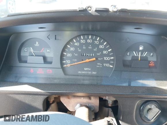 1994 Toyota Pickup with VIN 4TARN81A2RZ157385, listed as a IAAI auction lot 41999184 with 237,085 mi miles and . Bid and sale history available at DreamBid. Image 7.