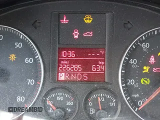 2009 Volkswagen Jetta SE z VIN 3VWRZ71K99M159242, wystawiony jako IAAI lot #42200917 z przebiegiem 226 285 mil mil oraz . Historia ofert i sprzedaży dostępna na DreamBid. Obrazek 16.