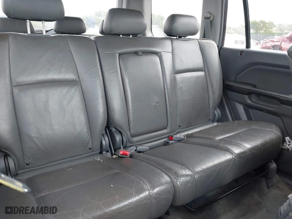 2005 Honda Pilot EX-L with NAVI with VIN 2HKYF18715H562492, listed as a IAAI auction lot 41627194 with 184,653 mi miles. Bid and sale history available at carsss.com. Image 8.