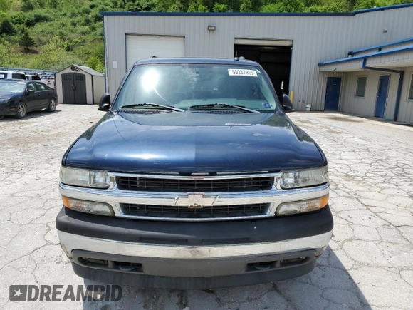 2005 Chevrolet Tahoe LS z VIN 1GNEK13T55J220027, wystawiony jako Copart lot #55287955 z przebiegiem 143 271 mil mil oraz Szkoda całkowita • Salvage title. Historia ofert i sprzedaży dostępna na DreamBid. Obrazek 5.