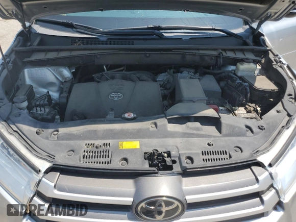 2018 Toyota Highlander SE with VIN 5TDJZRFH9JS814769, listed as a Copart auction lot 59805305 with 138,167 mi miles and Salvage title. Bid and sale history available at DreamBid. Image 12.