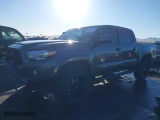 2018 Toyota Tacoma SR5 with VIN 3TMAZ5CN4JM069528, listed as a IAAI auction lot 41264860 with 66,776 mi miles. Bid and sale history available at carsss.com. Image 17.