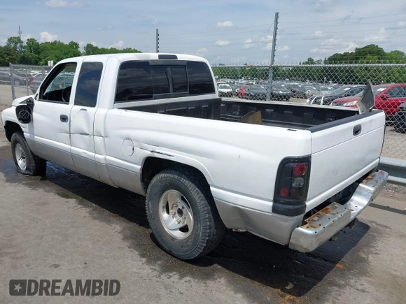 1999 Dodge 1500 z VIN 3B7HC13Z3XM535941, wystawiony jako IAAI lot #42174202 z przebiegiem 169 349 mil mil oraz . Historia ofert i sprzedaży dostępna na DreamBid. Obrazek 3.