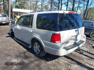 2006 Ford Expedition Limited with VIN 1FMFU19576LA66177, listed as a IAAI auction lot 41663217 with 166,118 mi miles. Bid and sale history available at carsss.com. Image 3.