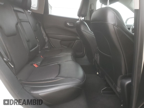 2018 Jeep Compass Latitude z VIN 3C4NJDBB0JT325888, wystawiony jako Copart lot #52000365 z przebiegiem 38 922 mil mil oraz Szkoda całkowita • Salvage title. Historia ofert i sprzedaży dostępna na DreamBid. Obrazek 11.
