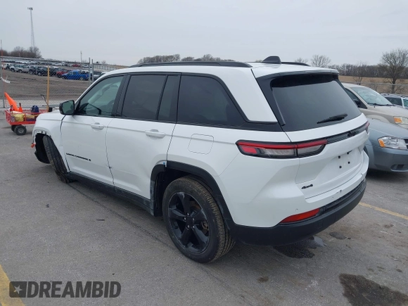 2024 Jeep Grand Cherokee Altitude with VIN 1C4RJHAG1RC707103, listed as a IAAI auction lot 41964830 with 27,302 mi miles and . Bid and sale history available at DreamBid. Image 3.