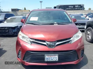 2019 Toyota Sienna LE Auto Access Seat z VIN 5TDKZ3DC6KS966678, wystawiony jako IAAI lot #42327837 z przebiegiem 74 153 mil mil oraz . Historia ofert i sprzedaży dostępna na DreamBid. Obrazek 12.