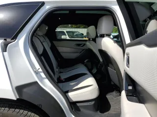 2019 Land Rover Range Rover Velar R-Dynamic SE with VIN SALYL2EX1KA795481, listed as a Copart auction lot 47110043 with 40,297 mi miles. Bid and sale history available at carsss.com. Image 11.