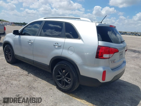 2014 Kia Sorento LX z VIN 5XYKT4A76EG502421, wystawiony jako IAAI lot #42176516 z przebiegiem 192 354 mil mil oraz . Historia ofert i sprzedaży dostępna na DreamBid. Obrazek 3.