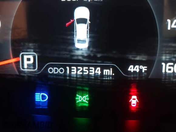 2015 Kia Cadenza Premium with VIN KNALN4D77F5194340, listed as a IAAI auction lot 41360457 with 132,534 mi miles. Bid and sale history available at carsss.com. Image 15.