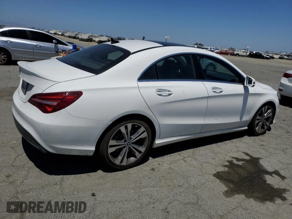 2019 Mercedes-Benz CLA 250 z VIN WDDSJ4EB8KN744108, wystawiony jako Copart lot #61002865 z przebiegiem 87 522 mil mil oraz Szkoda całkowita • Salvage title. Historia ofert i sprzedaży dostępna na DreamBid. Obrazek 3.