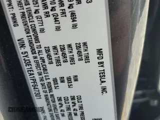 2023 Tesla Model 3 z VIN 5YJ3E1EA1PF647301, wystawiony jako Copart lot #58545905 z przebiegiem 21 082 mil mil oraz Szkody całkowita. Historia ofert i sprzedaży dostępna na DreamBid. Obrazek 12.