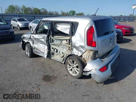 2013 Kia Soul + z VIN KNDJT2A65D7560605, wystawiony jako IAAI lot #41908807 z przebiegiem 186 810 mil mil oraz . Historia ofert i sprzedaży dostępna na DreamBid. Obrazek 3.