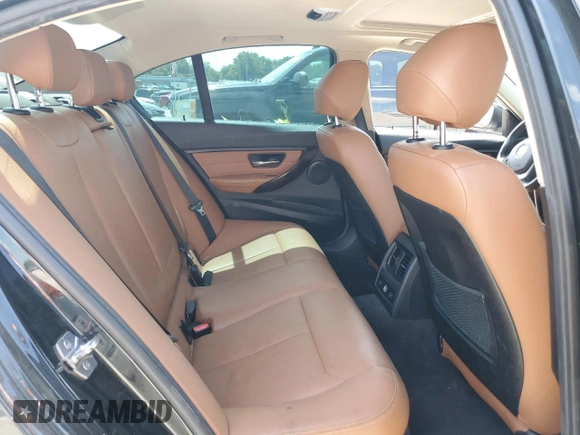 2015 BMW 3 Series 328i xDrive с VIN WBA3B5C57FF962469, выставлен на аукционе Copart как лот 62166575 с пробегом 129 861 миль миль и Списание • Salvage title. История ставок и продаж доступна на DreamBid. Изображение 10.