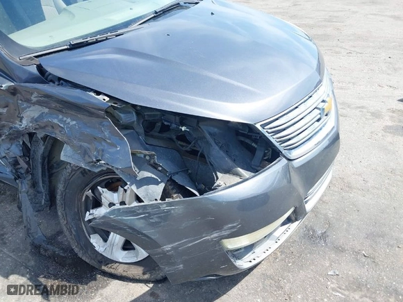 2014 Chevrolet Traverse LS with VIN 1GNKRFED8EJ101910, listed as a IAAI auction lot 41804653 with 184,763 mi miles. Bid and sale history available at carsss.com. Image 6.